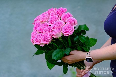 Букет из 19 розовых роз "Аква"